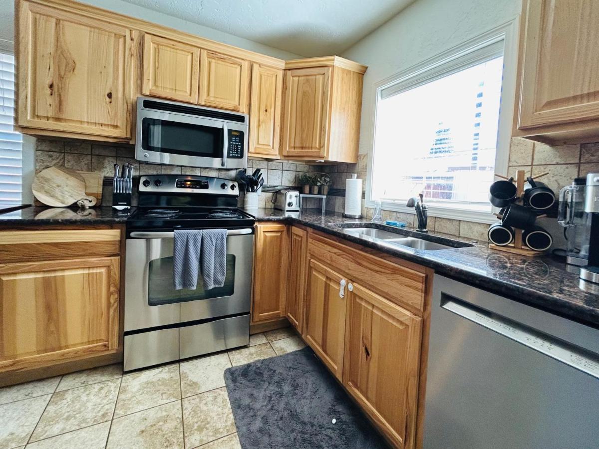 Home Sweet Idahome, Feels Like Home With All The Decor You Wish You Could Afford King Bed In Master, Fully Fenced Dog Friendly Yard, A Few Blocks From Bsu And Downtown Boise, Your Perfect Stay! Экстерьер фото