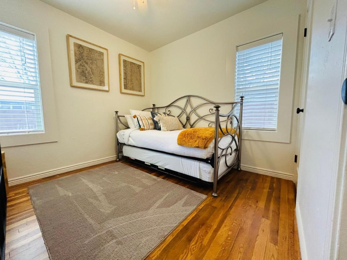 Home Sweet Idahome, Feels Like Home With All The Decor You Wish You Could Afford King Bed In Master, Fully Fenced Dog Friendly Yard, A Few Blocks From Bsu And Downtown Boise, Your Perfect Stay! Экстерьер фото